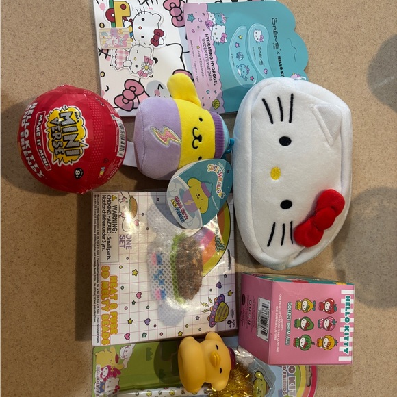 Small Sanrio Mystery Bundle - Picture 9 of 9